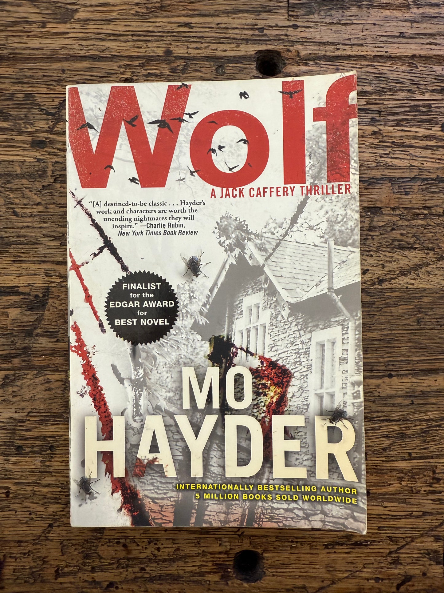 Wolf (Jack Caffery/Walking Man #7) -used