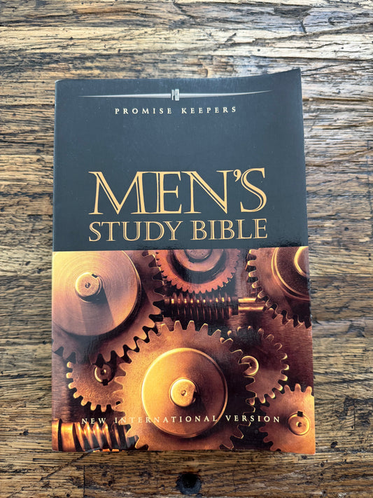 Men’s Study Bible -used
