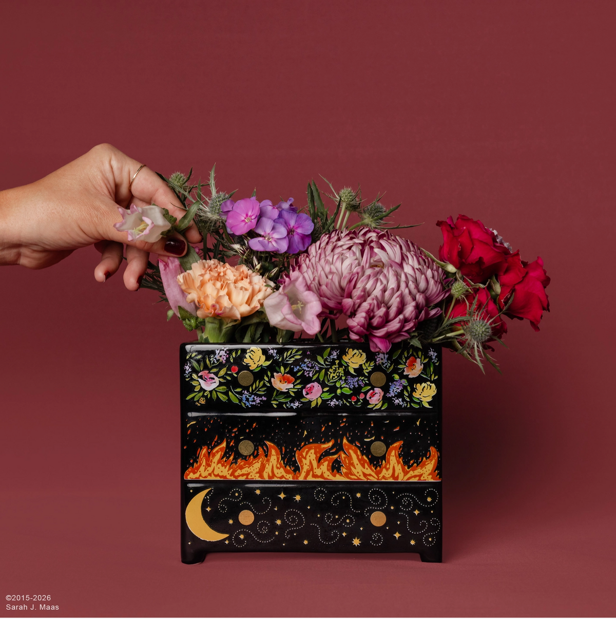 LP- Dresser Vase, ACOTAR